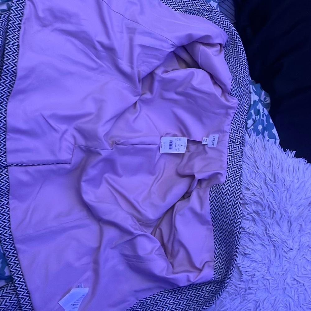 I’m selling a jacket for women size 10